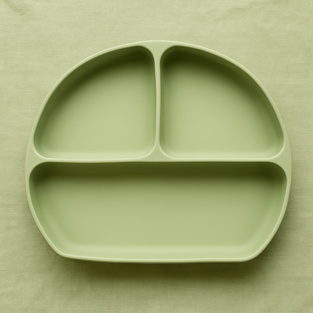 Тарілка дитяча силіконова секційна для малюків для першого прикорму на присосці Lindo зелений, фото 1