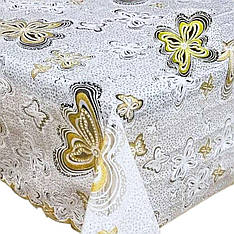 Ажурна скатертина відмінно підійде для вулиці на стіл в альтанку