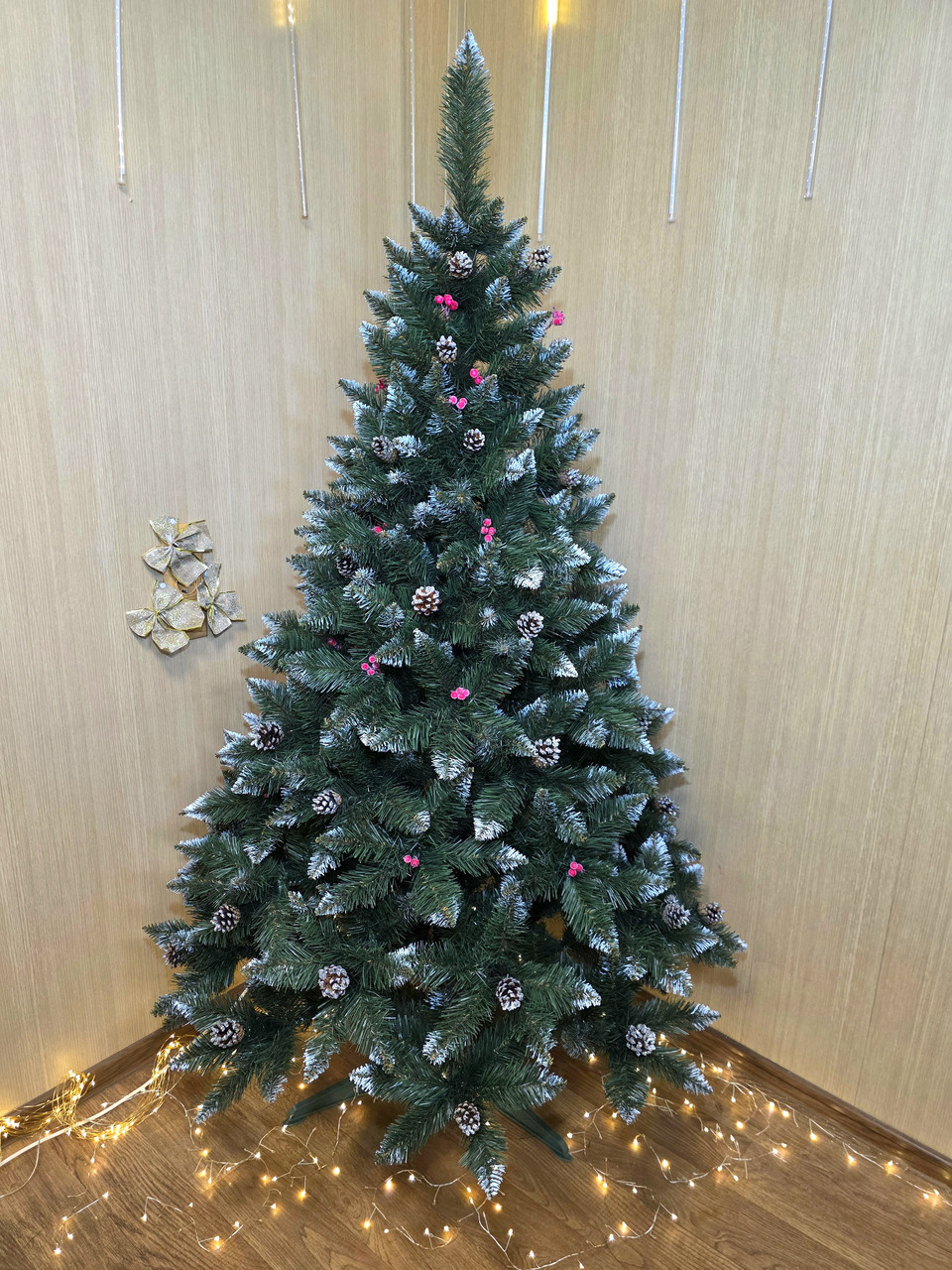 Ялинка "Елітна з шишками та калиною" зелена, 1.8 м, фото 1