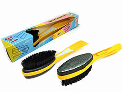 Щітка для одягу з ручкою зручна