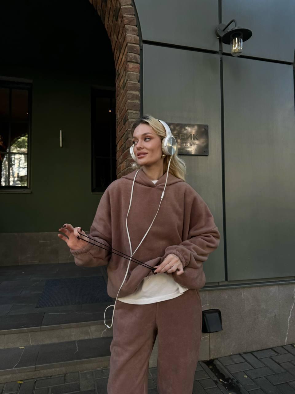 Костюм з дуже приємного флісу кольору мокко, фото 1