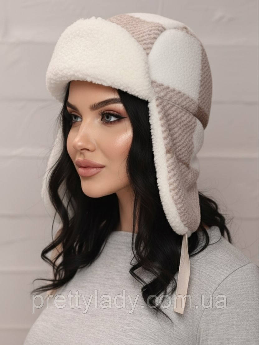 Жіноча шапка-вушанка Plaid букле в клітку бежево-біла