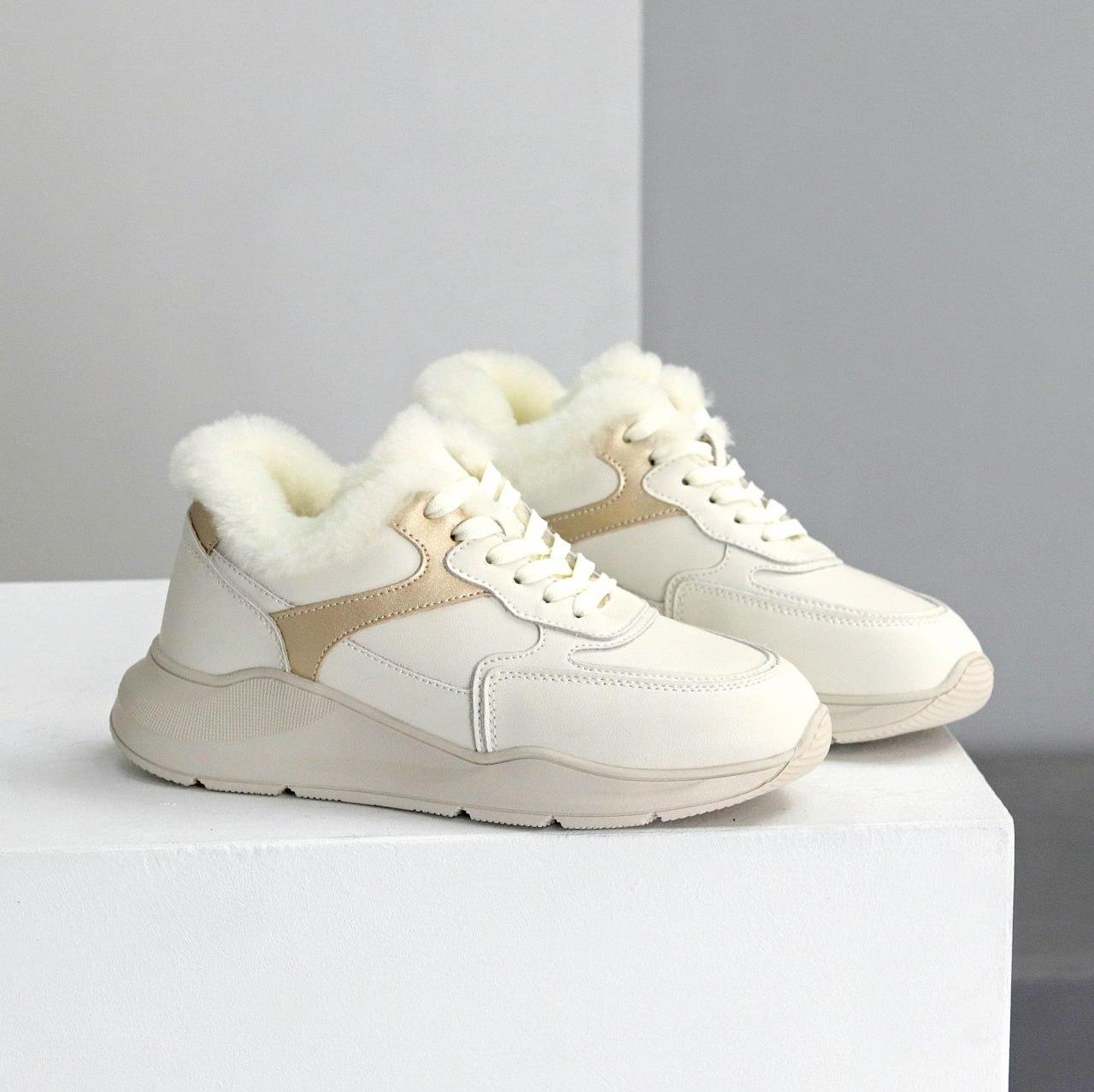 Жіночі зимові кросівки молодіжні на хутрі бежеві натуральна шкіра