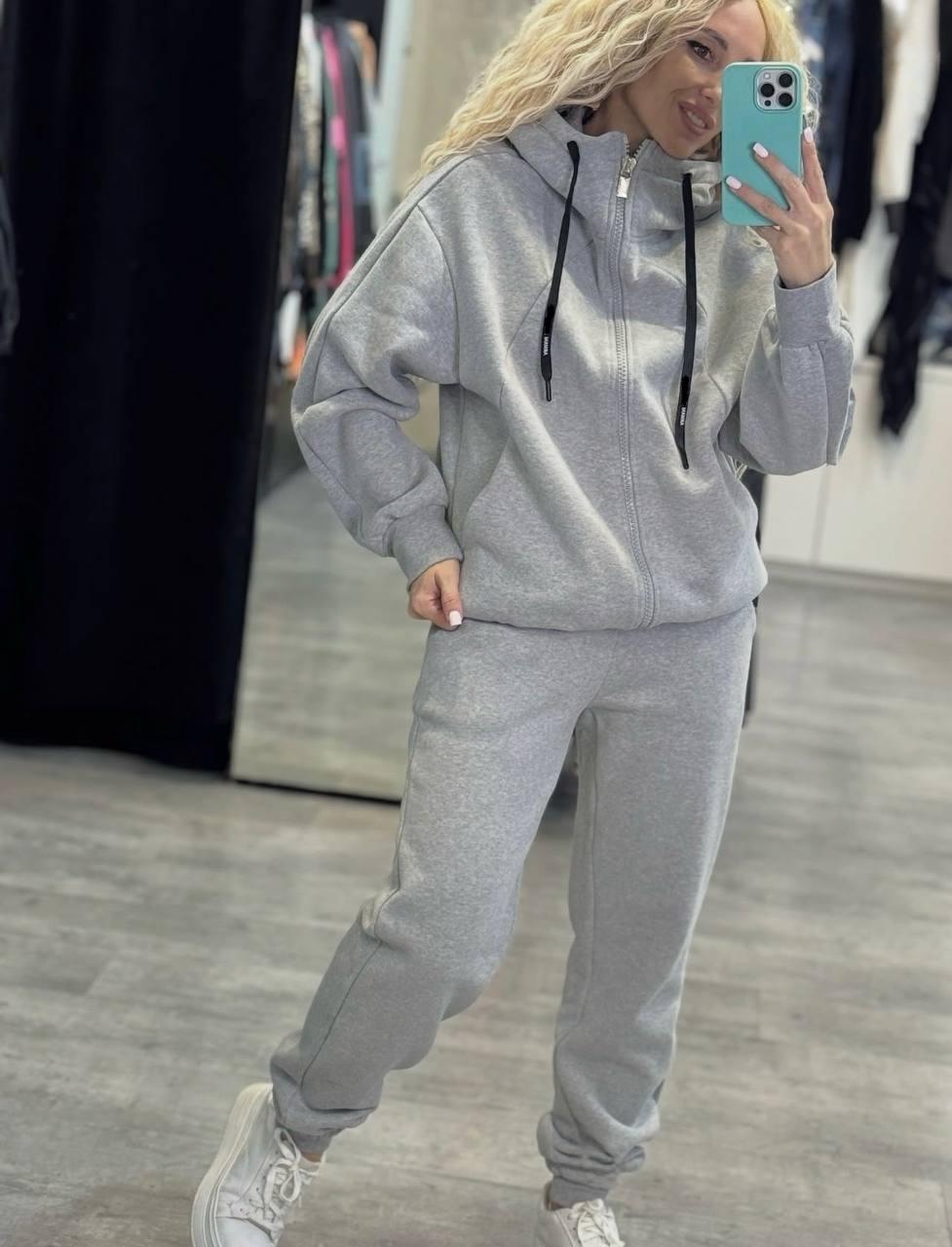 Стильний та теплый костюм сірого кольору, фото 1