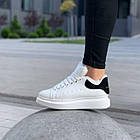 Кросівки зимові чорні жіночі McQueen білі з чорною п'ятою натуральна шкіра Кеди низькі макквін теплі з хутром на шнуровці, фото 9