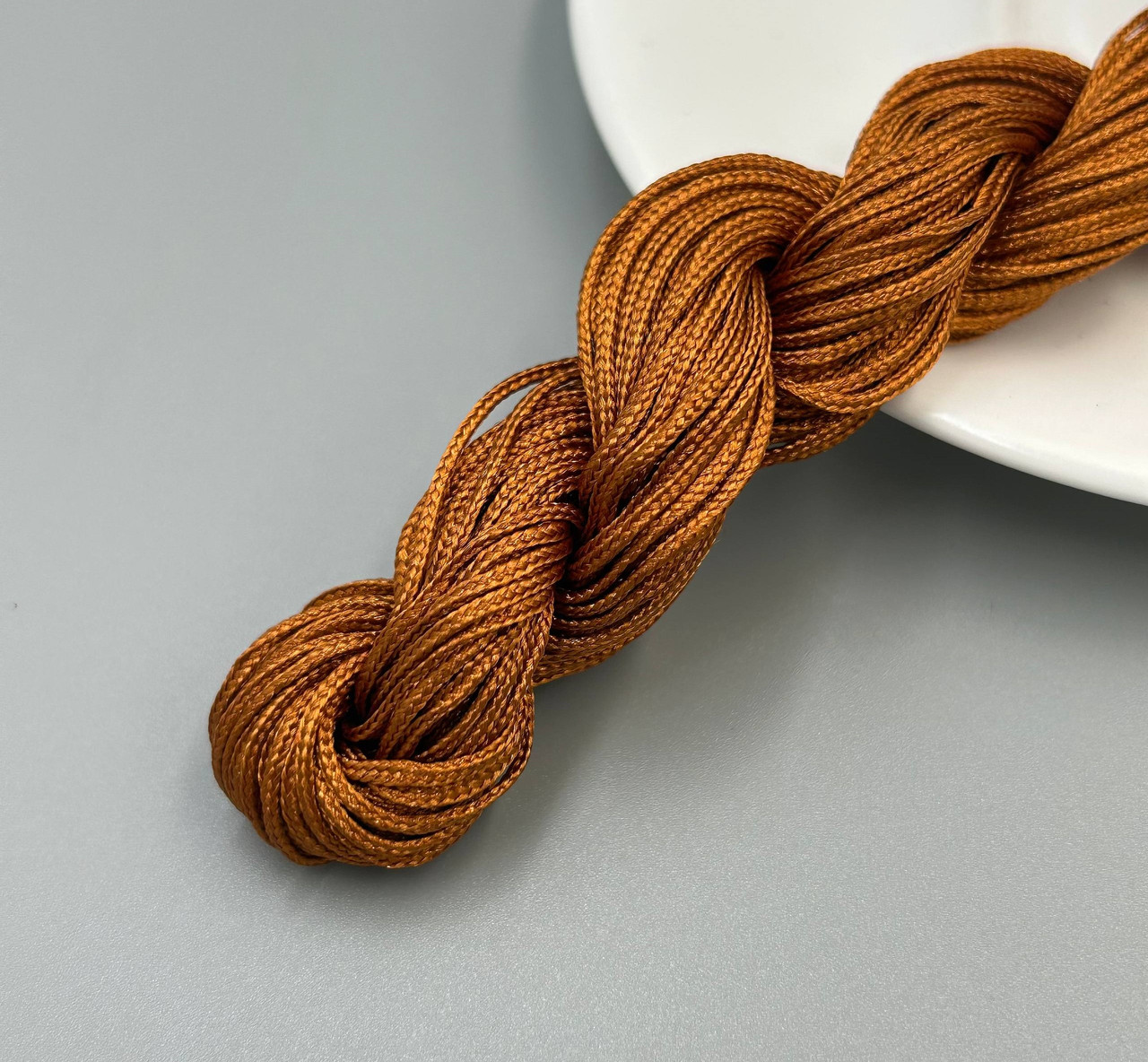 Нейлоновий шнур для плетіння браслетів / Моток - 20 метрів / 1мм / Коричневий, фото 1