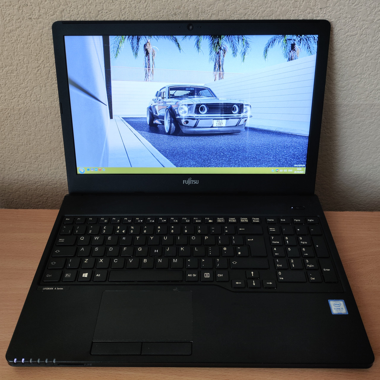 Ноутбук Fujitsu LifeBook A357 15.6" i5-7200u/8Gb DDR4/Intel HD Graphics 620, фото 1