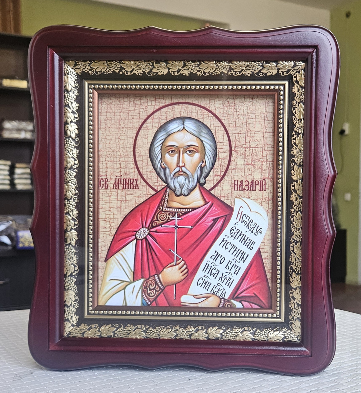 Ікона Святий мученик Назарій у темному дерев'яному фігурному кіоті під склом, розмір кіота 26*23, сюжет 15*18., фото 1