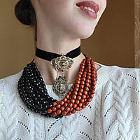 Дукач з багаторядним намистом "Лев"