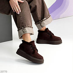 Стильні зимові шоколадні замшеві черевики на потовщеній підошві