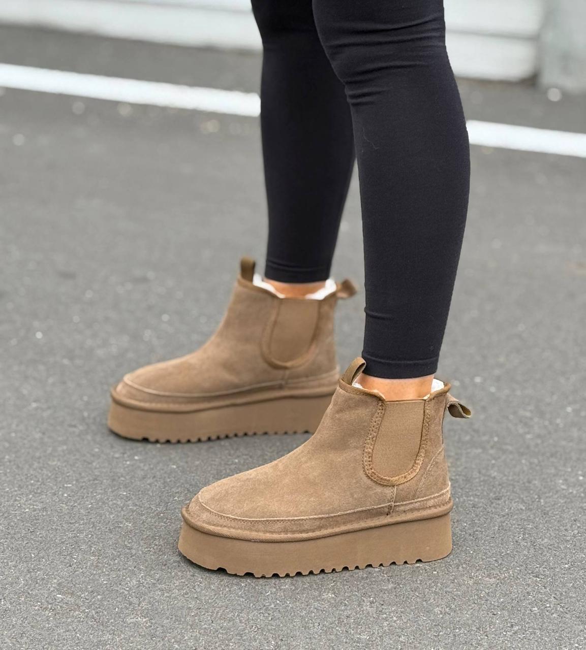 Зимові жіночі уггі замшеві на резинках короткі молодіжні моко натуральна замша