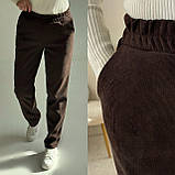 Коричневі теплі жіночі вельветові штани МОМ на флісі, фото 3