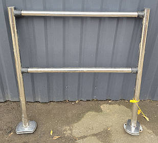 Комплект огорожі 103 см., висота 105 см., (2 стовпчики + 2 труби) Б/у