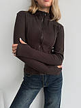 Тепла коричнева жіноча обтисла кофта на змійці з тонкого флісу, фото 7