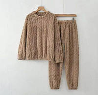 Жіночий теплий піжамний комплект з візерунком зимова плюшева піжама кофта + штани домашній набір Коричневий