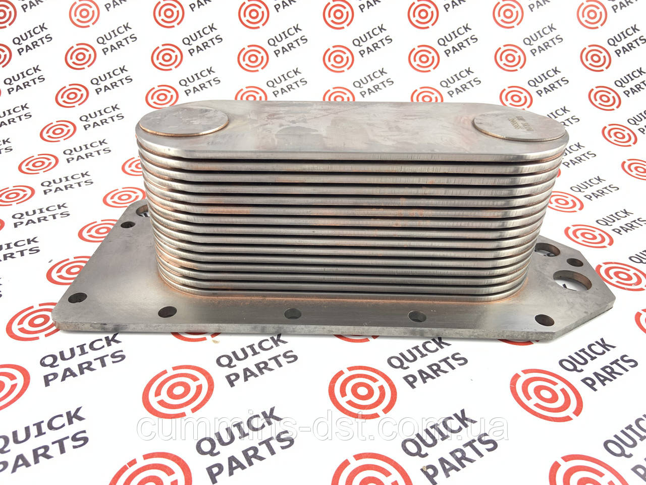 3966365 Радіатор охолодження масла Cummins ISC8.9, фото 1