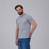 Футболка чоловіча сіра з V-вирізом "Тризуб" сіра вишивка, фото 2