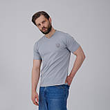 Футб сіра чоловіча з V-вирізом "Тризуб" темно-сіра вишивка, фото 8