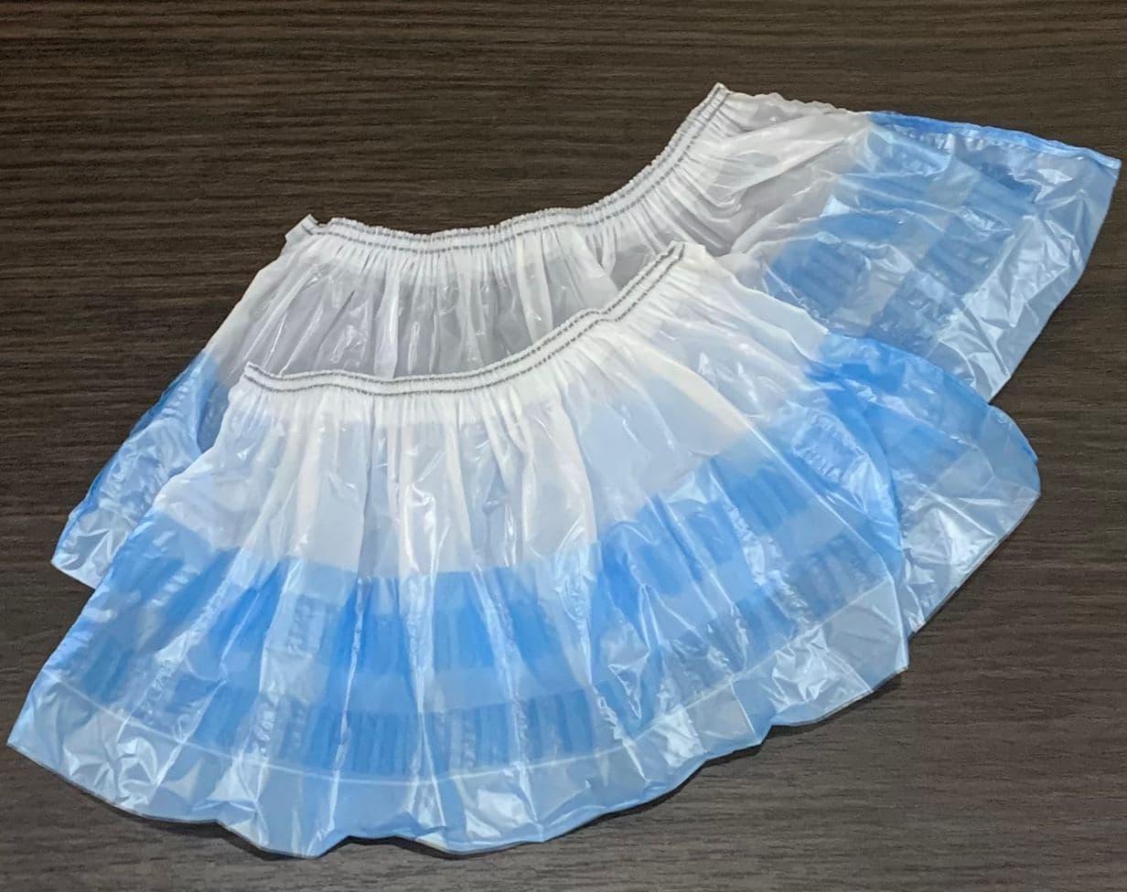 Бахіли 4.5 г/пара, подвійне дно і резинка, синьо-білі, поліетиленові, розмір 400х140 мм, щільність: 11+14 мкм (фас.100 шт/ 50 пар)