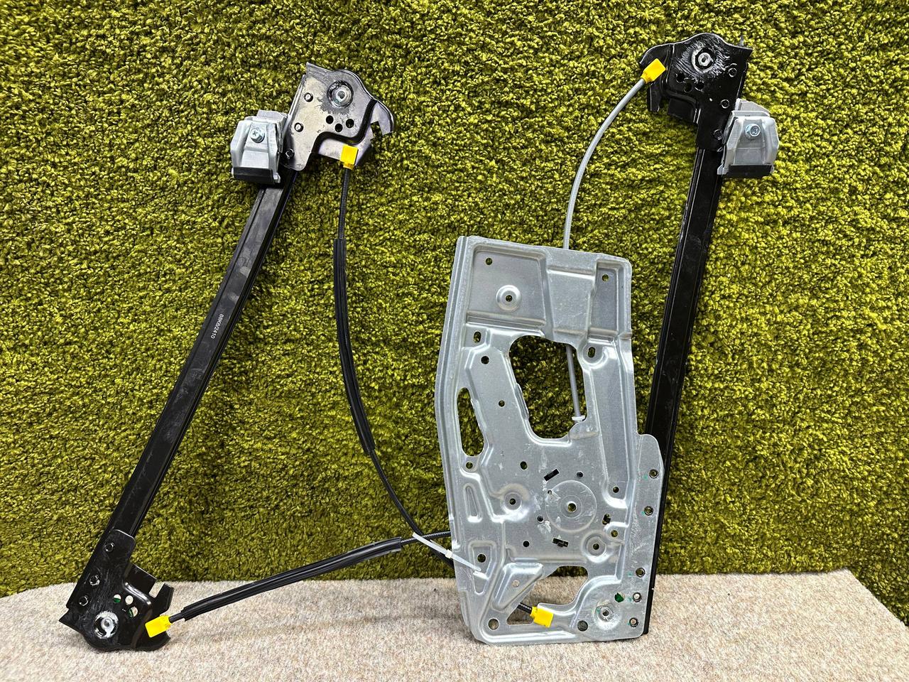 Склопідіймач новий передній правий без електромотора BMW 5 E39 96-04 Склопідіймач передній правий БМВ 5 Е39 51338252394, фото 1