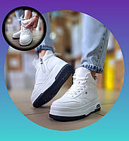 Жіночі зимові кросівки білі на хутрі теплі спортивні зі змійкою стильні повсякденні черевики для зими