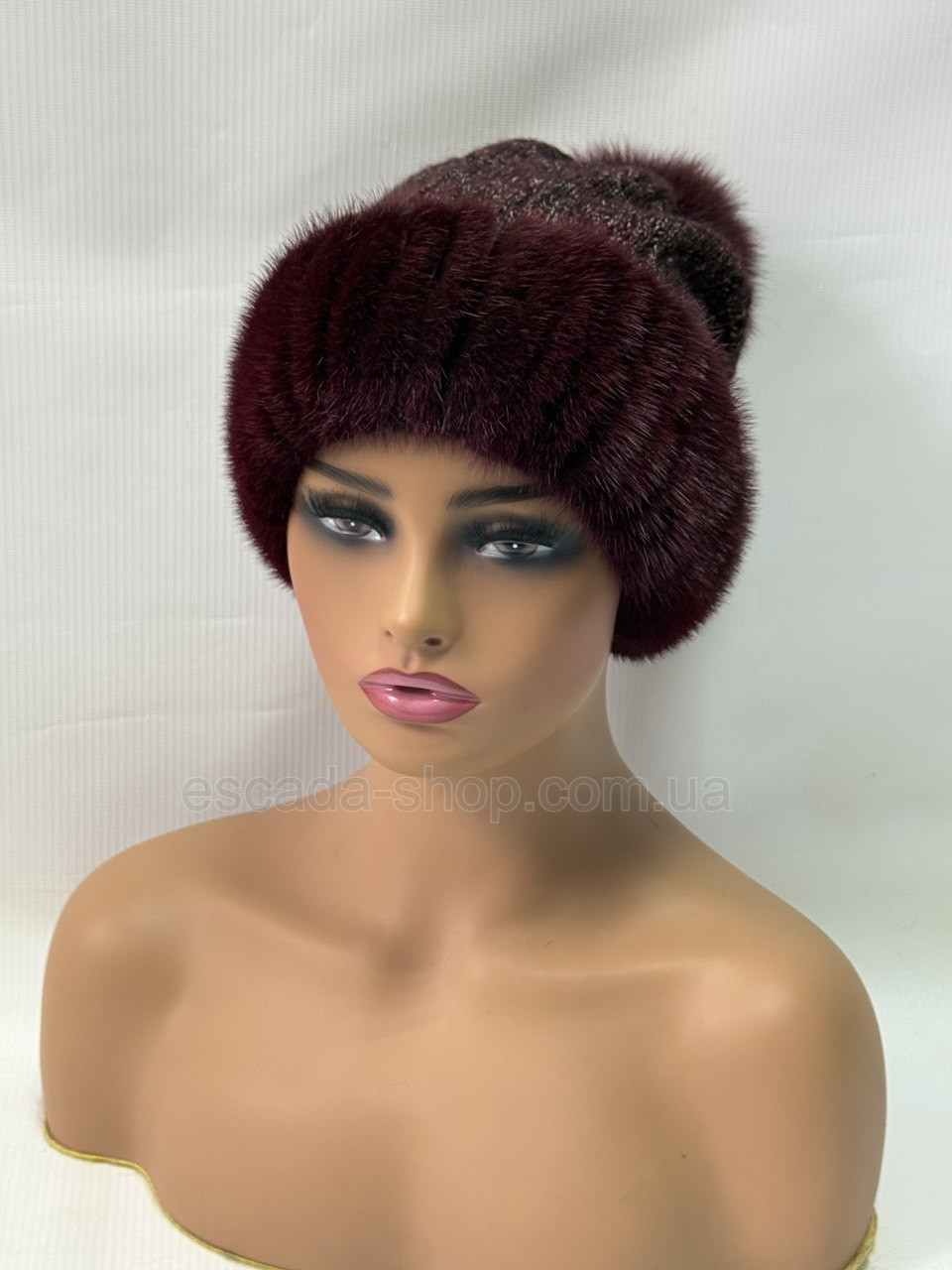 Хутряна норкова шапка жіноча на плетеній основі "Ажур" Бордова, фото 1