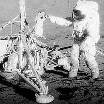 Плакат "Місяць, супутник Землі, Moon, NASA poster", 60×39см, фото 3