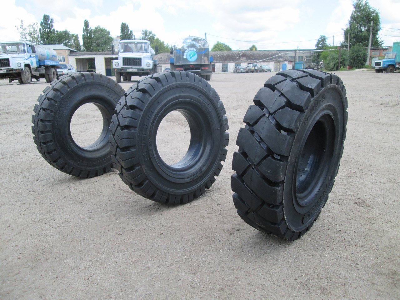 Шина супереластична 180/70-8 (18x7-8) SOLIDEAL ECOMATIC для вилкового навантажувача