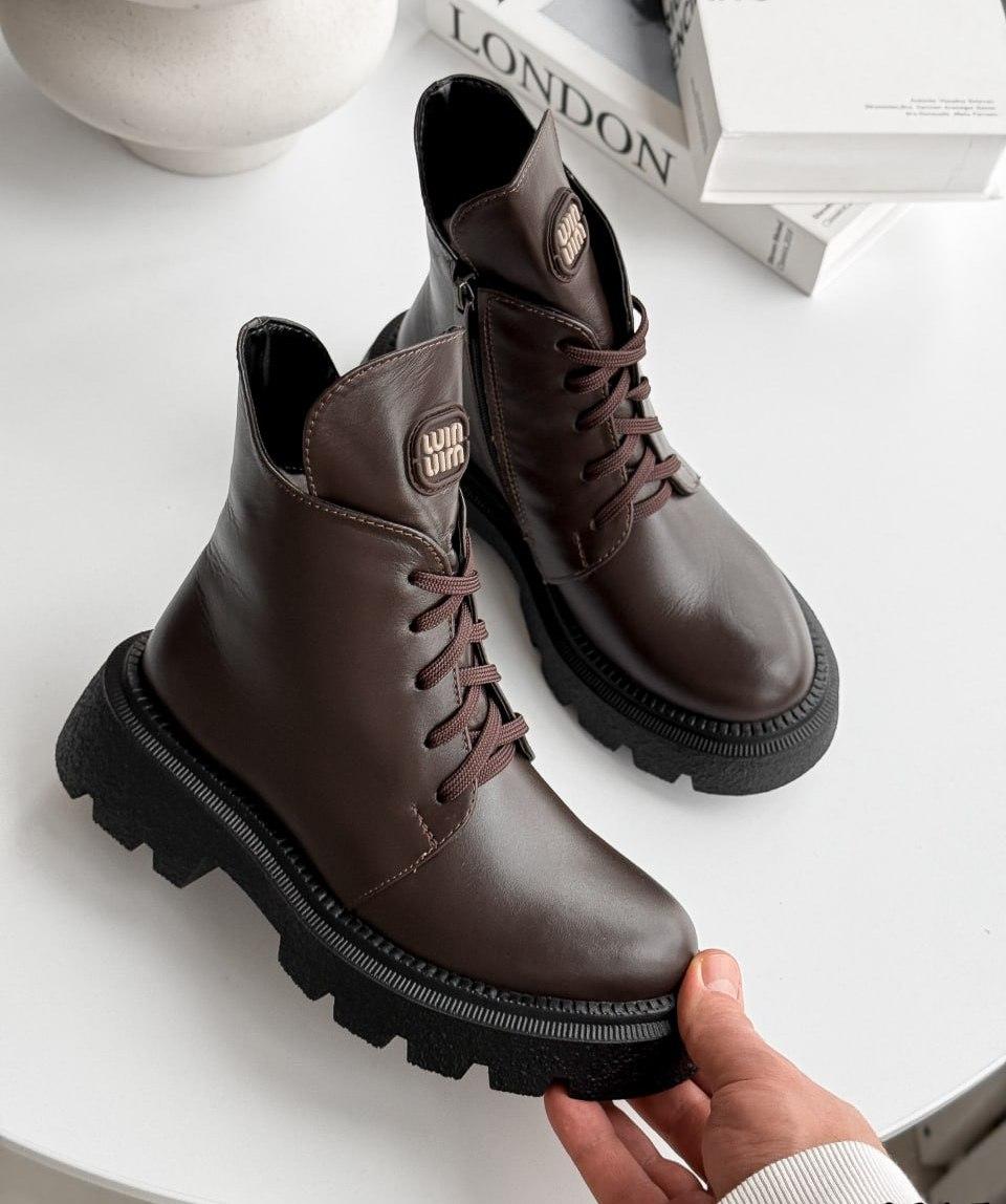 Жіночі зимові черевики на масивній підошві стильні коричневі натуральна шкіра