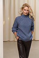 Об'ємний жіночий светр джинсовий