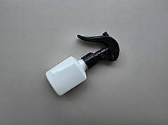 50 - 55 мл з кільцем Квадрат білий ПЕТ флакон з пластиковим чорним міні тригером 20/410