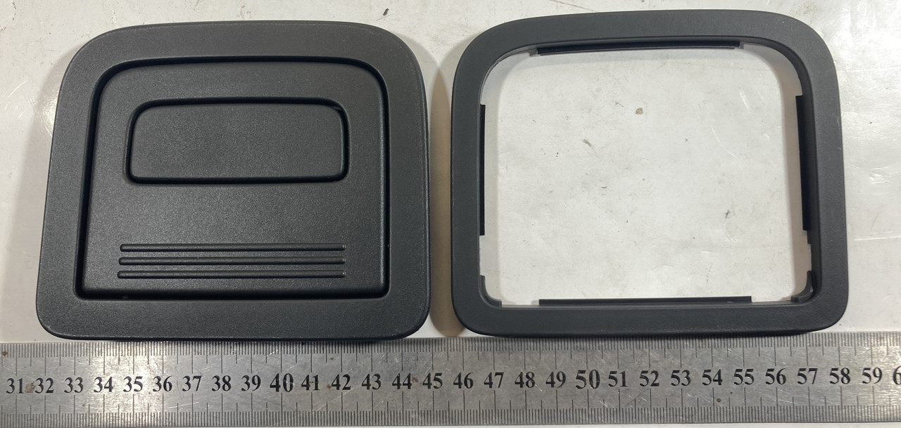 Ручка накладки обшивки багажника BMW 7 серії G11 G12 седан 745е