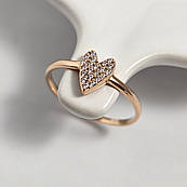 Каблучка золота жіноча з сердечком і розсипом білих цирконів