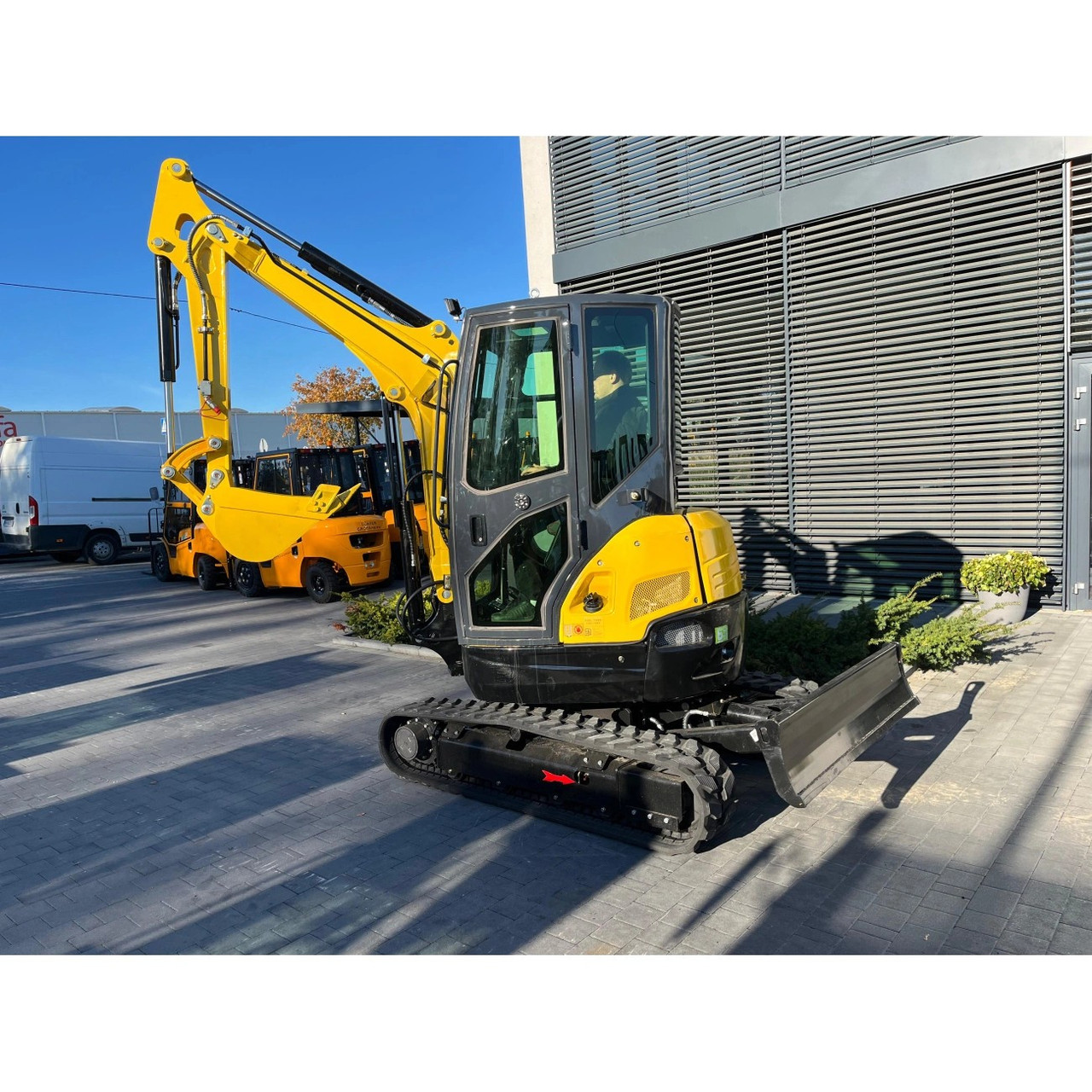 Мініекскаватор Gunter Grossmann GG3500 з поворотною стрілою. Надійний 4-циліндровий дизельний двигун KUBOTA V1505 (Японія), фото 1