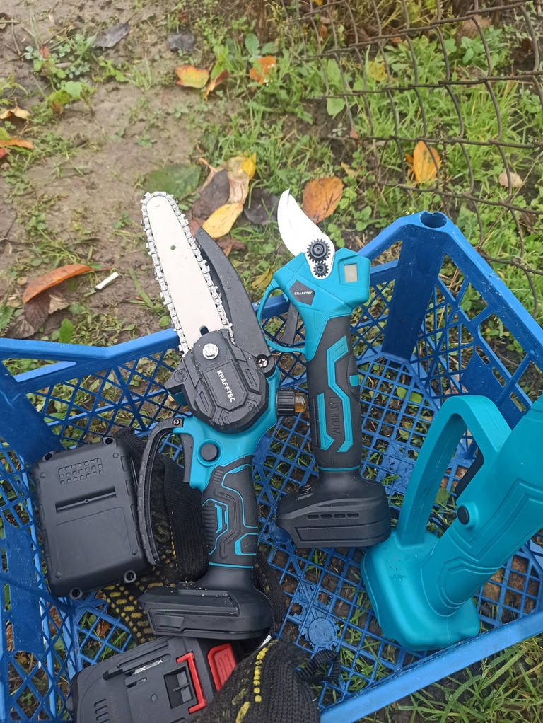 Акумуляторний набір 3-в-1 Krafftec 42V 6Ah | Секатор DUP570+Пила DUC170Z+Штанга-монітор 2,7 м - фото покупців 1