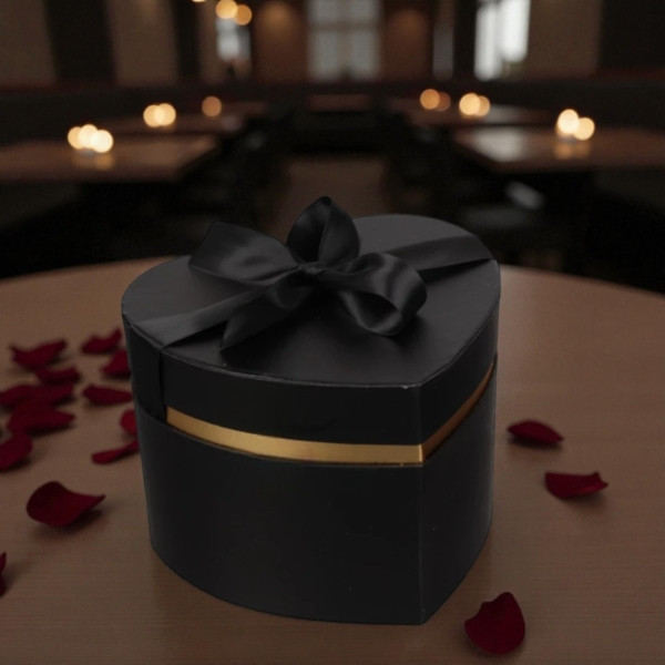 Коробка подарункова Серце S-18x15.5x13см W1550 Чорне із золотим, фото 1