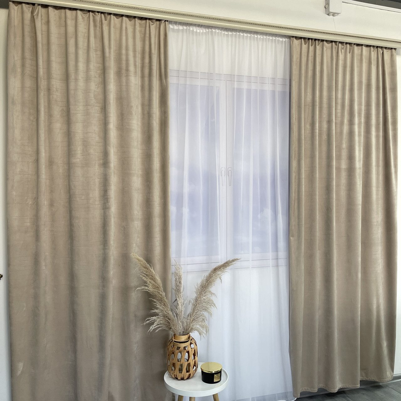 Штори оксамитові бежевого кольору з білим шифоновим тюлем ALBO (SHTN-930-4), фото 1