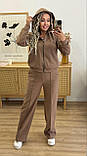 Кавовий теплий жіночий костюм на змійці з капюшоном зі щільного трикотажу, фото 5
