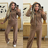 Кавовий теплий жіночий костюм на змійці з капюшоном зі щільного трикотажу, фото 2