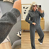 Сірий теплий жіночий костюм на змійці з капюшоном зі щільного трикотажу, фото 3