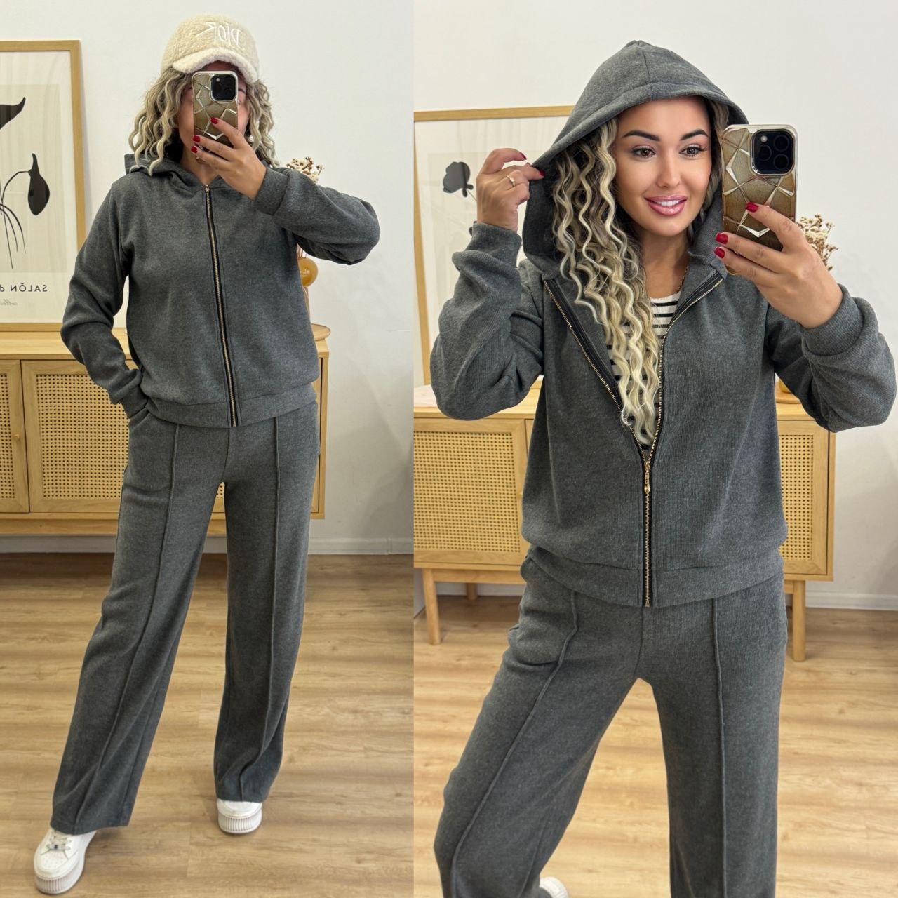 Сірий теплий жіночий костюм на змійці з капюшоном зі щільного трикотажу, фото 1