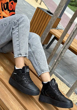 Кросівки зимові жіночі чорні