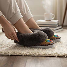 Шкіряні жіночі капці на овчині 089