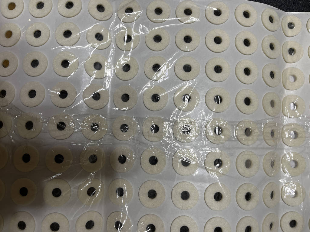 Кільце овальне фетрове на клейовій основі, товщина 2 мм, Fresco (Іспанія) Розмір S - фото покупців 1