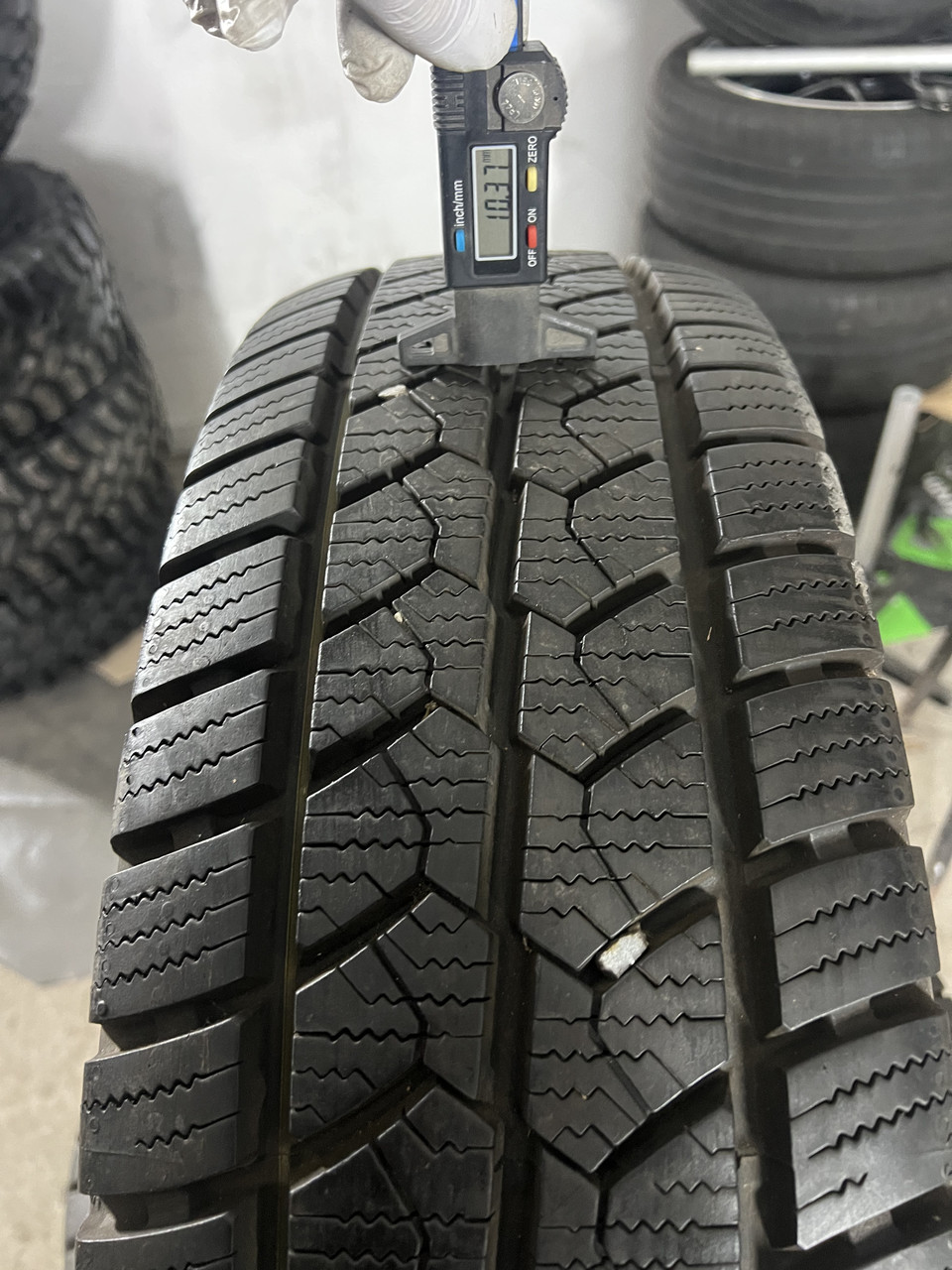 Комплект шин 225/75 R16C