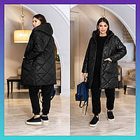 Жіноча зимова подовжена куртка батал стьобана чорна тепла з капюшоном великий розмір на блискавці