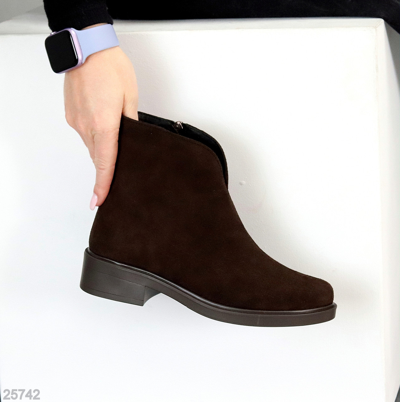 Практичні універсальні шоколадні зимові замшеві черевики низький хід, фото 1