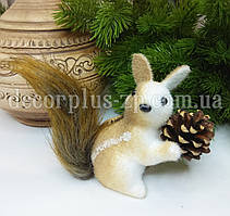Декор "Білочка з шишкою" 10см