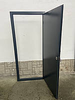 Вхідні двері в приватний будинок бюджетні