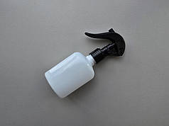 100 - 111 мл ПЕТ Квадрат білий флакон з пластиковим чорним міні тригером 20/410